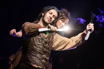 Ďábelský lazebník Sweeney Todd si nabrousil břitvu na Ostravu