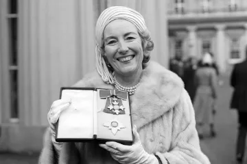 Zemřela Vera Lynnová. Zpěvačka, která svým hlasem vyhrála druhou světovou válku