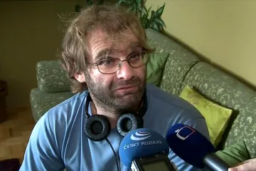 Za napadení režiséra Bintera půjde policista zřejmě k soudu