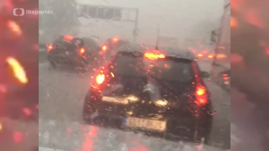 iReportér: Martin Janáč - Krupobití na dálnici D1