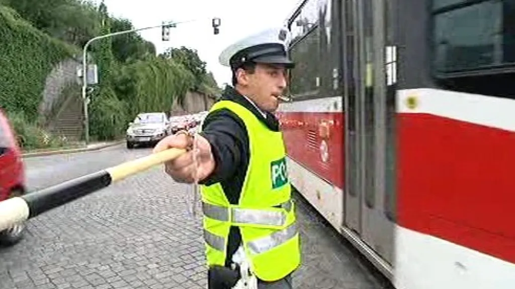 Policista řídící dopravu