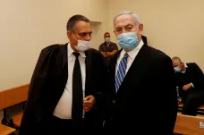 V Jeruzalémě začal proces s Netanjahuem. Důkazy jsou podle premiéra „špinavé“