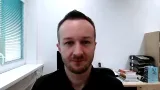Politolog Milan Školník k mimořádné schůzi sněmovny