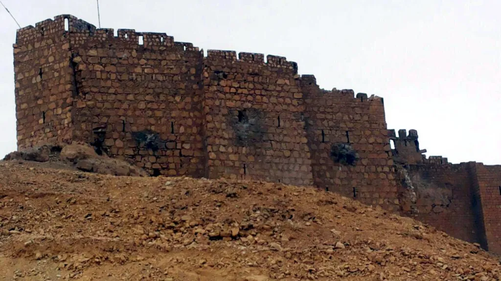 Stará pevnost v Palmýře je v držení syrských vládních jednotek
