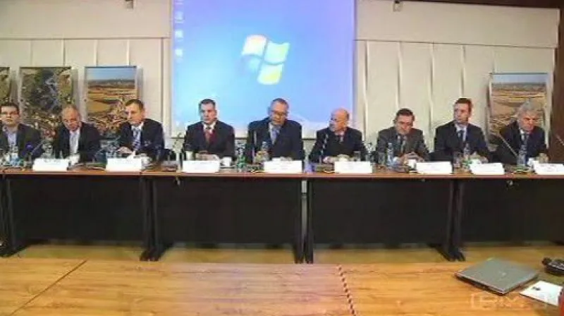 Tisková konference k odvolání šesti krajských ředitelů