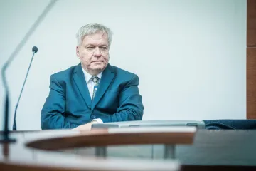 Soud zprostil lékaře Bartáka obžaloby z plánování vražd a vydírání