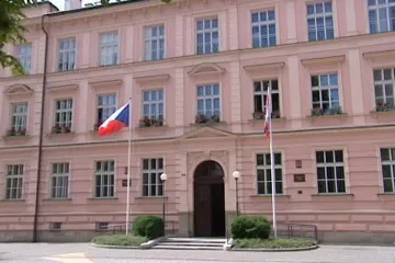 Spor o znak Pardubického kraje posoudí právník