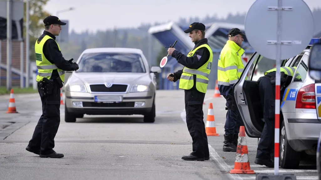 Hraniční kontrola na přechodu v Nové Bystřici