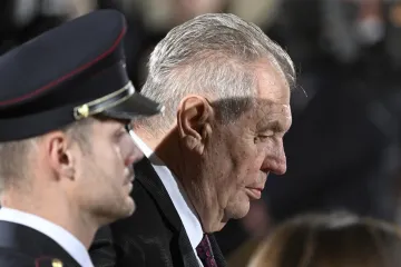 Zeman podepsal daň z neočekávaných zisků a zastropování elektřiny