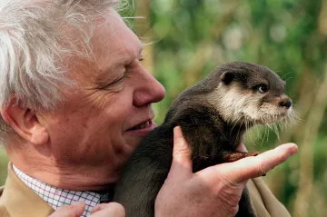 David Attenborough slaví sté narozeniny. Změnil pohled lidí na svět