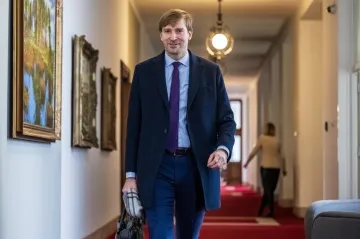 Vojtěch žádá ve VZP forenzní audit, Kabátek pochybení odmítá