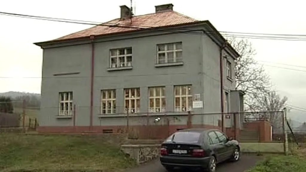 Škola v Prackovicích