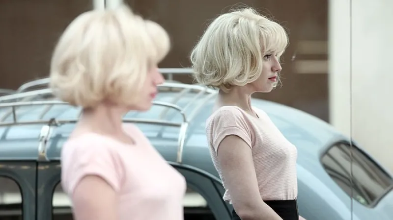 Milovaní (Les Biens-aimés), Francie, 2011, 139 min. Režie: Christophe Honoré