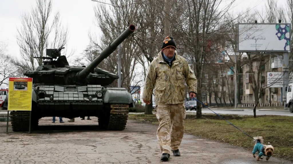 Tank jako součást výstavy Slzy Donbasu v Doněcku