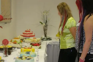 Škola se změnila na výstaviště