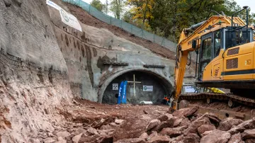 Ražba tunelu na obchvatu Náchoda