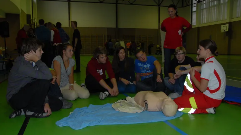 Věda a technika na dvorech škol