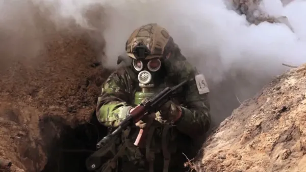 Jsou důkazy, že Moskva používá chemické zbraně, říká bezpečnostní analytik