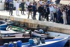 Unie pomůže Itálii s migranty na ostrově Lampedusa, ujistila von der Leyenová
