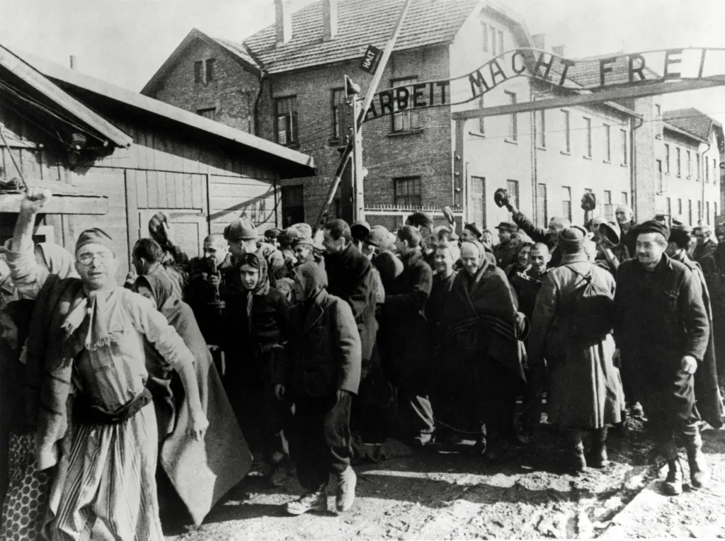 Nacisté provozovali v letech 1933 až 1945 kolem 42 tisíc věznic, ghett a táborových zařízení. Mezi ty nejhorší patřily koncentrační vyhlazovací tábory