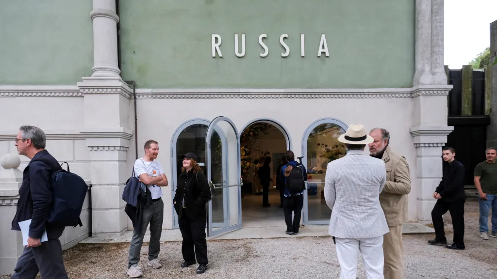 Exteriér ruského pavilonu během předpremiéry benátského bienále