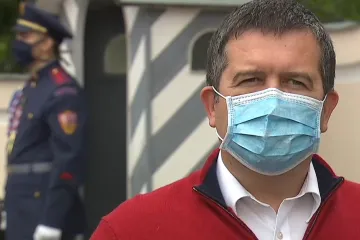 Ústřední krizový štáb bude fungovat i po konci nouzového stavu, uvedl Hamáček