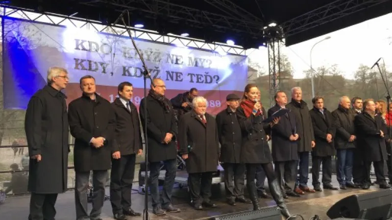 Shromáždění na pražském Albertově