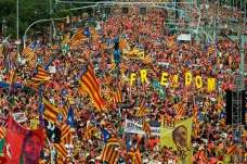 Den Katalánska ve znamení protestů. Ulice Barcelony zaplnil milion lidí požadujících nezávislost