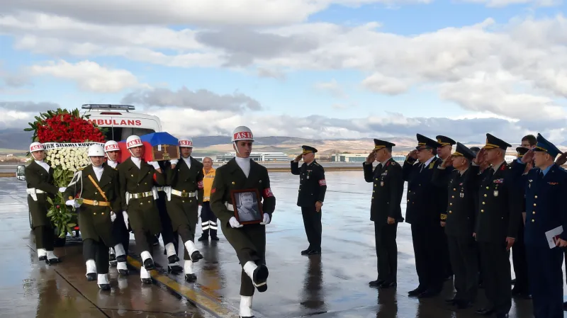 Rakev s mrtvým ruským pilotem