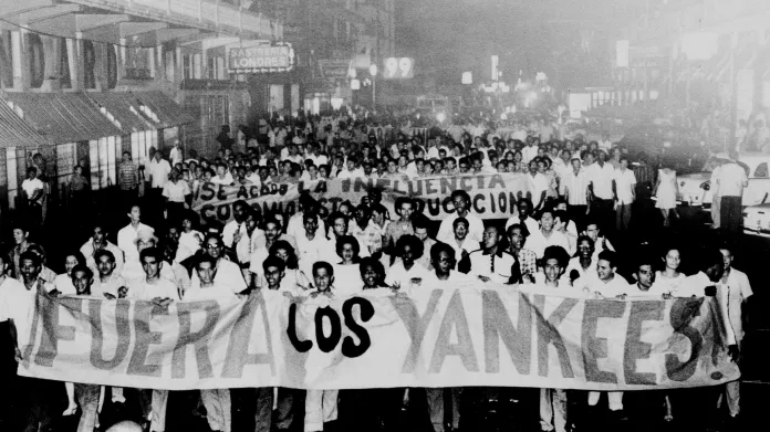 "Pryč s yankeemi," hlásaly transparenty v 60. letech na panamských demonstracích proti americké správě nad Panamským průplavem