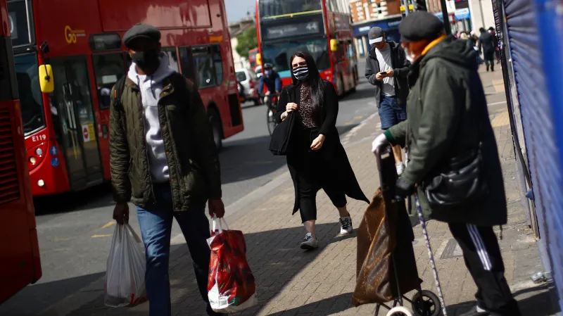 Obyvatelé londýnské čtvrti Tooting v době pandemie