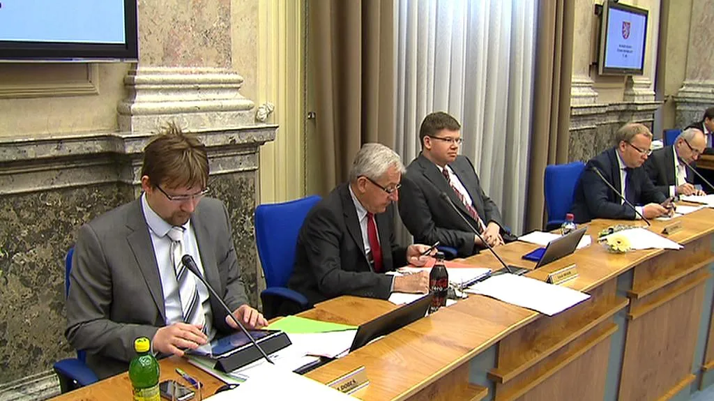 Ministři na jednání vlády