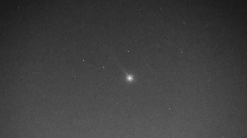 Ohon Merkuru přes speciální filtr. Zachyceno 5. května 2021