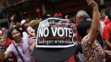 Lidé v Bangkoku protestují proti volbám