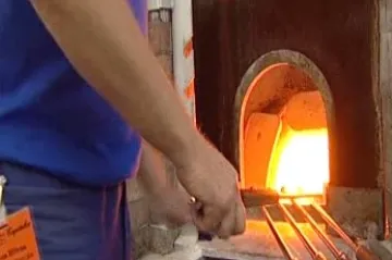 Všechny sklárny skupiny Bohemia Crystalex jsou v konkurzu