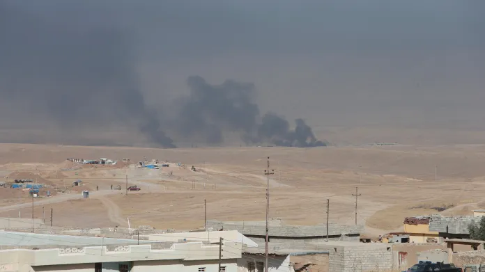 Horizont ČT24: IS bojuje v Mosulu o své přežití v Iráku