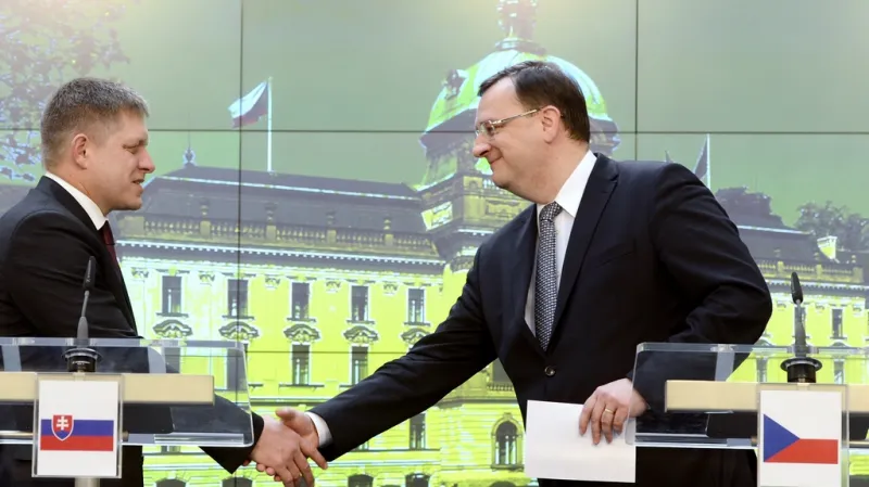 Robert Fico s Petrem Nečasem