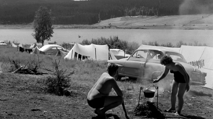 Rekreace na Lipenské přehradě (1960)