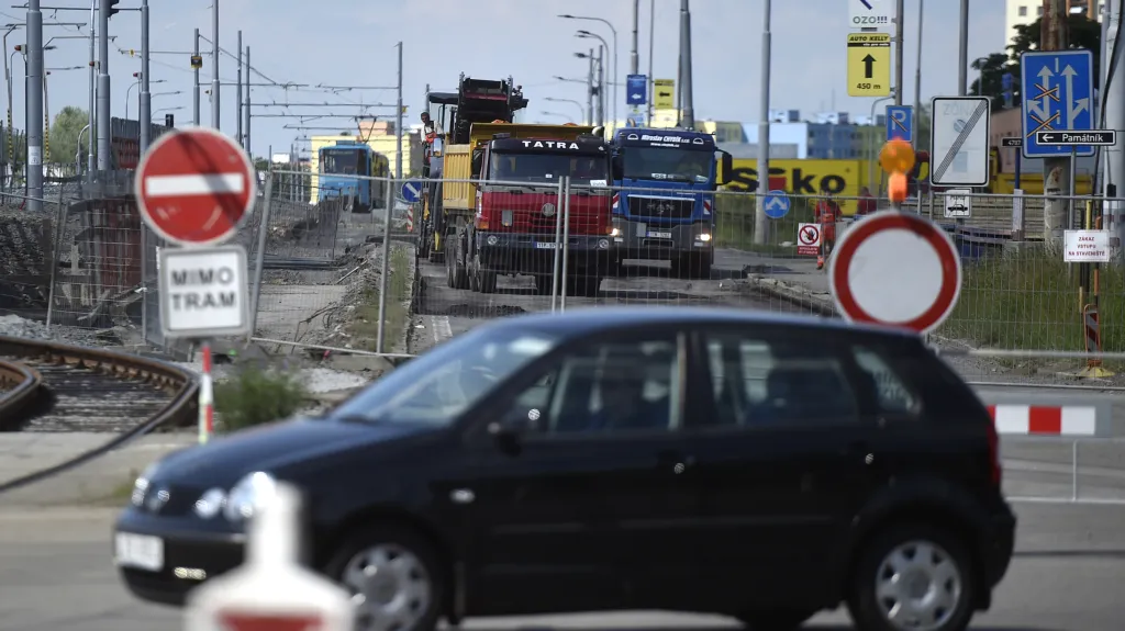 Komplikovaná doprava v Ostravě kvůli uzavření Výškovických mostů