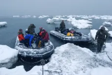 „Jsou na lodi a nevíme, co bude dál.“ Návrat moravských vědců z Antarktidy se kvůli koronaviru komplikuje