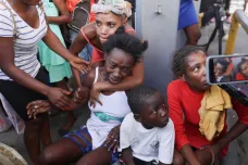 Na Haiti opět sílí násilí. Gangy zaútočily i v bohaté čtvrti, zemřelo dvanáct lidí