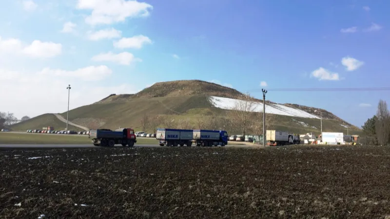 Navážení odpadu na skládku v Čáslavi