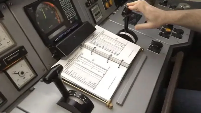 Strojvedoucí řídí vlak