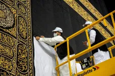 Do Mekky se letos vydává jen 10 tisíc muslimů, platí přísná opatření