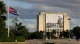 Castrův portrét na budově kubánské Národní knihovny v Havaně