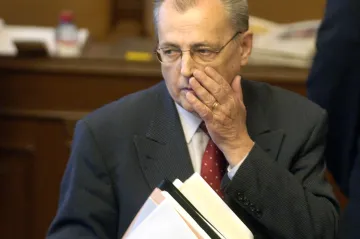 Zemřel exministr obrany a někdejší místopředseda KDU-ČSL Holáň