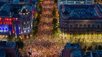 Protestní shromáždění v Bělehradu