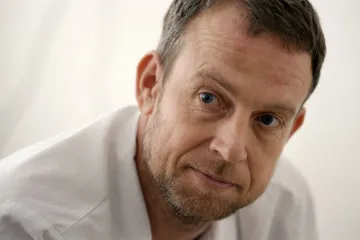 Pacient není expert na léčbu, ale je expert na svůj život, říká lékař z dokumentu o paliativní péči