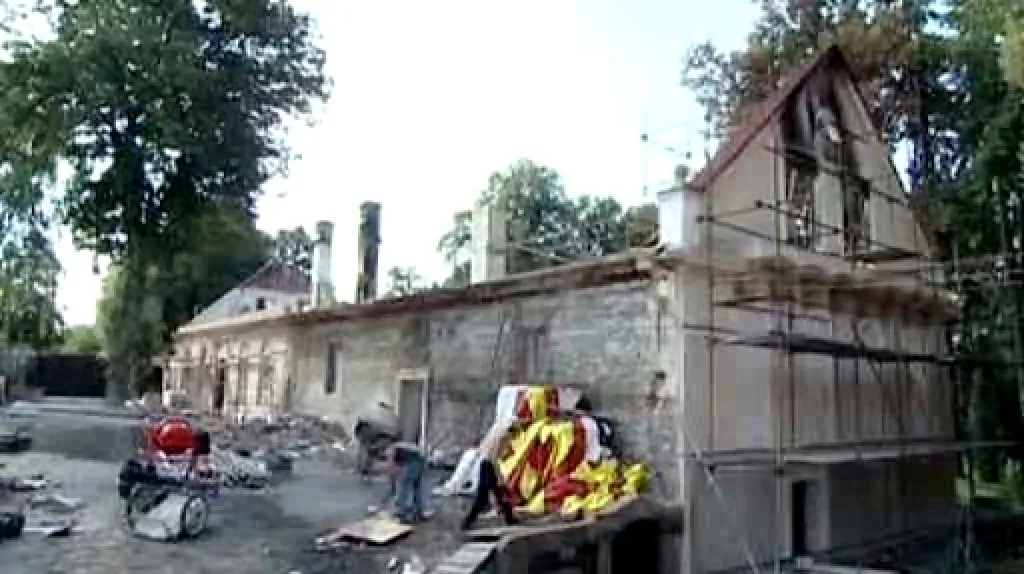 Vyhořelý dům