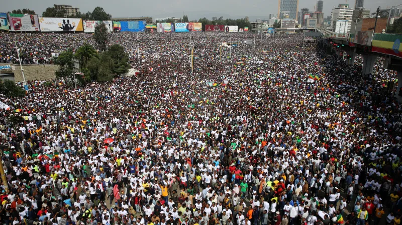 Shromáždění při projevu nového etiopského premiéra